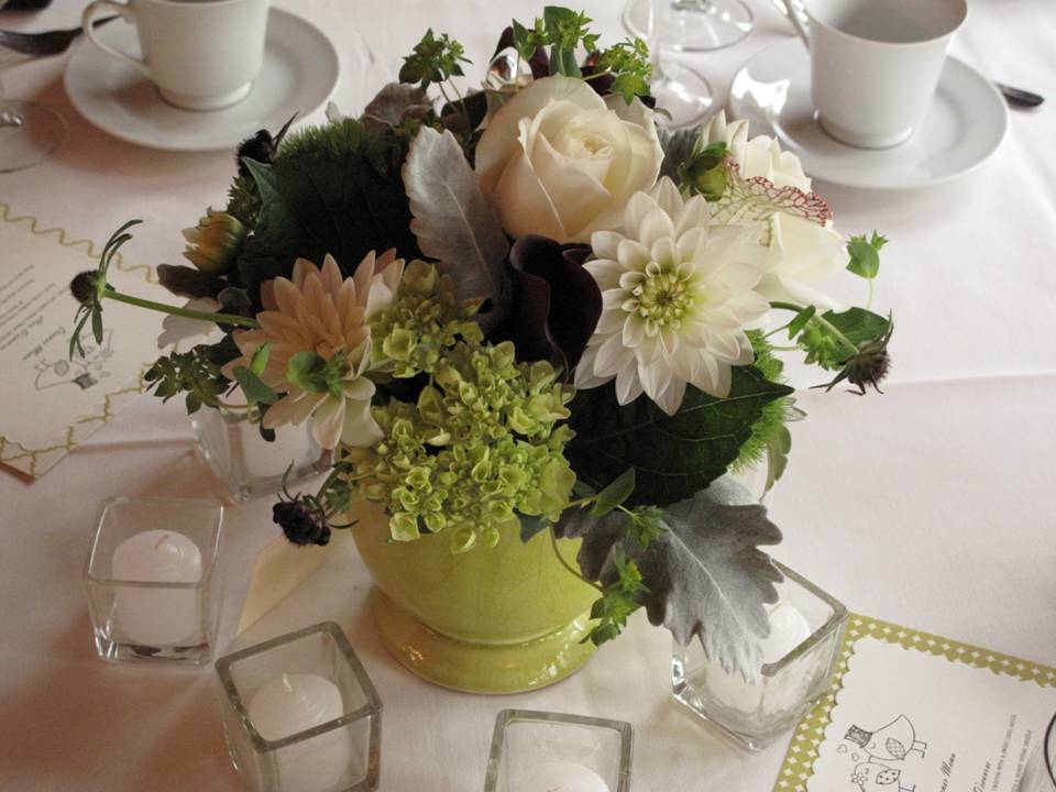 black white and green wedding flowers